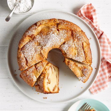 Pear Coffee Cake Recipe, Pandowdy Recipe, Apple Pandowdy, Jewish Apple Cake, Jewish Desserts, Apple Rhubarb, Apple Danish, German Apple Cake, Apple Cinnamon Cake