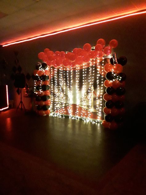 Sweet 16 Decorations Red And Black, Red And Black Aesthetic Birthday, Sweet 16 Red And Black Theme, Red 16th Birthday Party, Sweet 16 Party Ideas Red, Red And Black Decorations Party, Black And Red Quinceanera Theme, Black And Red Decorations, Black And Red Party Decorations