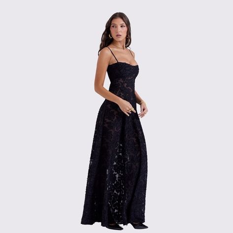 Unveiling Allure: The Aunomay Masie Backless Maxi Dress 🛒👉🏻 https://aunomay.com/masie-backless-maxi-dress-black Aunomay’s Masie Backless Maxi Dress embodies elegance and effortless sensuality. This captivating design drapes beautifully, creating a silhouette that whispers sophistication and empowers you to make a lasting impression. #Aunomay #MasieDress #MaxiDress #BacklessDress #LuxuryFashion #Versatility #Confidence #StatementPiece #TimelessElegance Seren Dress, Lace Tube Top, Lame Fabric, Flowers Bloom, Black Evening Dresses, Backless Maxi Dresses, Evening Dresses Elegant, Maxi Dress Evening, House Of Cb