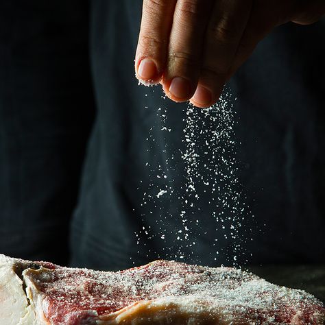 It sounds simple, but salting your food the right way makes all the difference. Learn what a "pinch" actually means and the right way to sprinkle. Cook Recipes, Cooking 101, Kosher Recipes, Food Info, Cooking Basics, Tasting Table, Cooking School, A Chef, Cooking Techniques