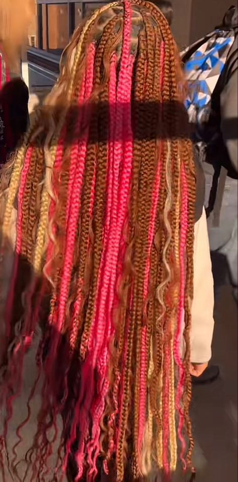 Brown And Pink Hair Knotless Braids, Knotless Box Braids Pink And Brown, Light Brown And Pink Knotless Braids, Color 30 And Pink Braids, Boho Knotless Braids With Color Pink, Pink Brown Blonde Braids, Ginger And Pink Peekaboo Braids, Neopolitan Braids With Curls, Pink And Brown Hair Braids