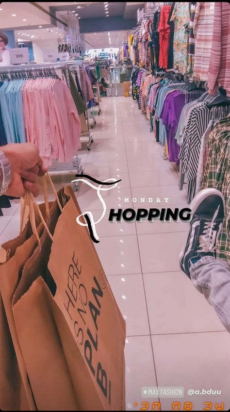 Shoping Mall Snapchat Story, Monday Snapchat Stories, Shopping Story Instagram, Zudio Shopping Snap, Fake Shopping Snaps, Shopping Instagram Story, Shopping Captions, Monday Snap, Elli Avram