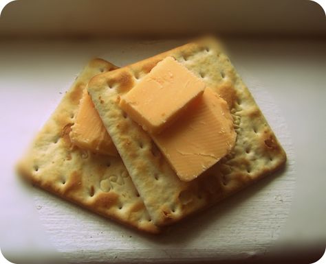 Simple pleasure - Jacobs Cream Crackers & Cheese Crackers Aesthetic, Crackers And Cheese, 4 Hours Of Sleep, Cream Crackers, Cheese And Crackers, Cute Food Art, Late Night Snacks, Snacks For Work, Night Snacks