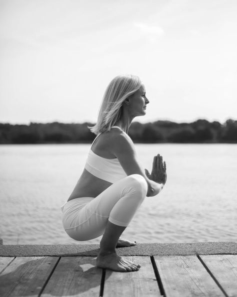 personal branding, rossana novella, yoga, pictue, photography, photo, outdoors, black and white, classic, timeless, contemporary Yoga Portrait, Yoga Photoshoot, Women In Business, Creative Business Owner, Yoga Teacher, Business Owners, Creative Business, Personal Branding, Business Women