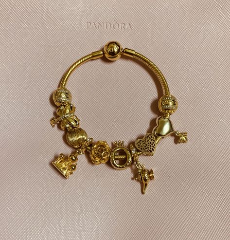 Pandora Bracelet Charms Ideas, Pandora Bracelet Designs, Dope Jewelry Accessories, Pandora Gold, Gold Pendant Jewelry, Jewelry Accessories Ideas, Pandora Bracelet Charms, Dope Jewelry, Gold Charm Bracelet