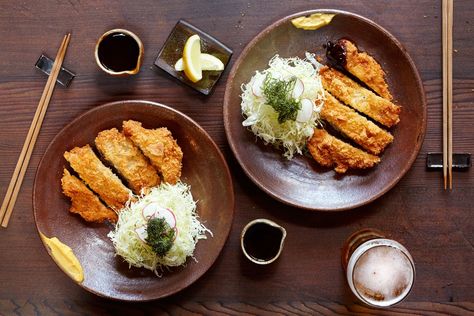 Tonkatsu Aesthetic, Ton Katsu, Shiso Recipe, Pork Tonkatsu, Crispy Recipes, Asian Dinner Recipes, Asian Dinners, Japanese Cooking, Japanese Dishes