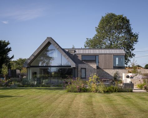 Burnt Timber Cladding, Glazed Gable, Burnt Timber, Gable Window, Georgian Buildings, Minimal Windows, House Minimal, Zinc Roof, Field House