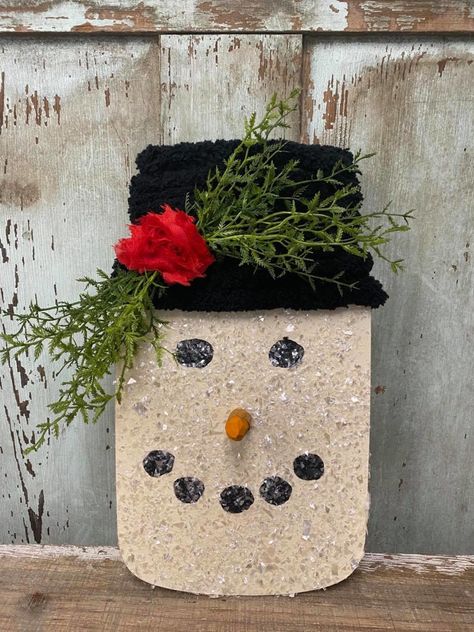 Jar Snowman, Mason Jar Snowman, Mason Jar Christmas Crafts, Mason Jar Sign, Snowman Head, Snowman Crafts Diy, The Shabby Tree, Shabby Tree, Winter Craft