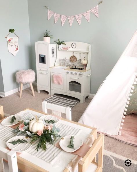 22 Chic Playroom Inspirations That Even Mom Would Love to Play In - Just Simply Mom Chic Playroom, Shabby Chic Dining Room, Modern Playroom, Baby Playroom, Chic Dining Room, Shabby Chic Dining, Girls Playroom, Toddler Playroom, Toddler Girl Room