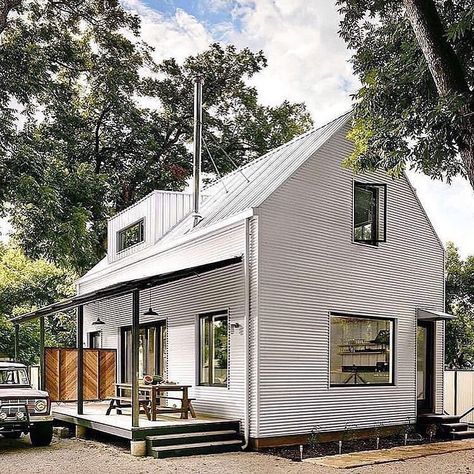 Tiny House Living on Instagram: “Follow @tinyhouselivingg for 10 years of GOOD LUCK and for the best Tiny House content ever❤️🏡 - Yes or no 🔥❗️ - Follow (@tinyhouselivingg…” Camping Airbnb, Small Modern Farmhouse Plans, Scandinavian Exterior Design, Nomad Travel, Farmhouse Exterior Design, Brick Exterior House, Small Farmhouse, Modern Tiny House, Modern Farmhouse Exterior