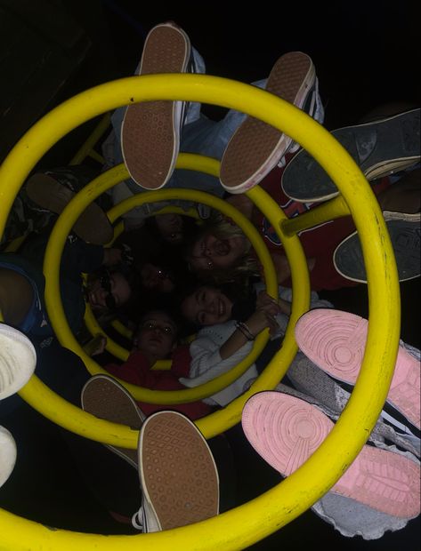 Playground Pics With Friends, Aesthetic Playground Pictures, Playground Picture Ideas, Playground At Night Aesthetic, Crackheads Aesthetic Friends, Online Friends Aesthetic, Playground Pics, Mha Tweets, Recreation Pictures