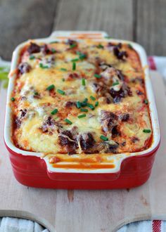 Chiles rellenos breakfast strata with optional chorizo for the meat-eaters | Kitchen Treaty Cheese Strata, Chili Relleno Casserole, Strata Recipes, Cooking Recipes For Kids, Sausage Breakfast Casserole, Chorizo Breakfast, Breakfast Strata, Chicken Meatball, Chicken Meatball Recipes