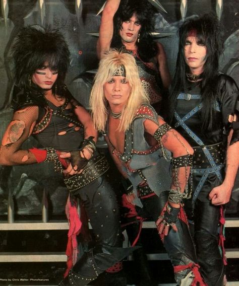 Gotta love some 1980 Motley Crüe ! 80s Hair Metal, Shout At The Devil, Motley Crew, Hair Metal Bands, Mick Mars, Vince Neil, 80s Hair Bands, Motley Crüe, Music Pics