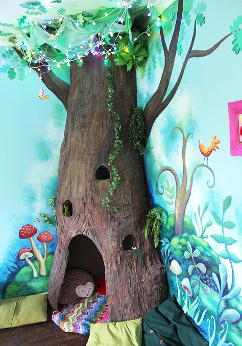 Enchanted Classroom Decor, Forest Theme Playroom, Enchanted Forest Playroom, Enchanted Forest Classroom Theme, Enchanted Forest Classroom, Forest Playroom, Enchanted Forest Room, Forest Library, Paper Mache Tree