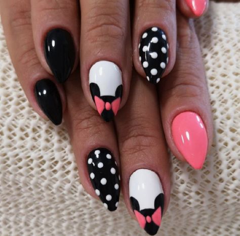 Unique Disney Nail Designs, Pluto Nails Disney, Novelty Nails, Classy Disney Nails, Disney World Nails, Nail Options, Mouse Nails, Nail Therapy, Disney Nail Designs