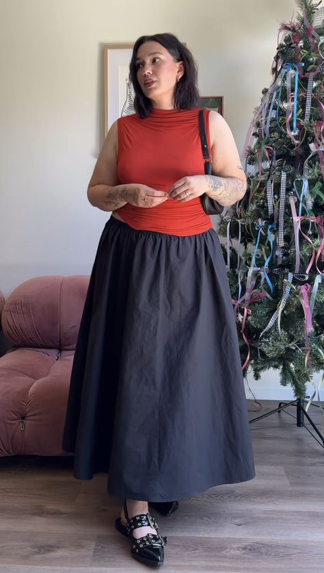 Midi Skirt Outfit Fall Plus Size, Artsy Aesthetic Outfits Plus Size, Midsize Womens Outfits, Midsize Summer To Fall Outfits, Midsize Fashion Summer Modest, A Line Skirt Outfits Plus Size, Fall Fit Plus Size, Effortlessly Chic Outfits Midsize, Middie Skirt Outfit