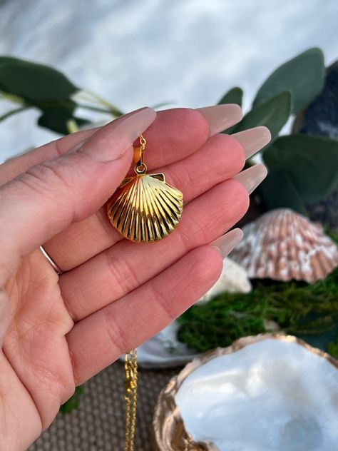 Seashell Locket, Mermaid Locket, I Carry, Design Inspo, The Ocean, Locket, Sea Shells, Mermaid, Design