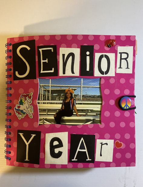 I’ve kept spare scrapbook for literally 10 years and decided I would finally do something out of it. So at the beginning of my senior year, I said I would try and document as much of my senior year as possible! It’s really fun to recreate moments and a nostalgic feeling to just go back and look at all these memories :) This scrapbook starts from my senior sunrise and ends at graduation! I’ve gotten inspo from Pinterest while creating my scrapbook so it’s only right to share it here now :) Senior Notebook Ideas, Senior Year Scrapbook Cover, Senior Year Memory Box Ideas, Scrapbook High School, Senior Year Scrapbook Ideas, Year Scrapbook Ideas, School Scrapbook Ideas, Senior Memory Box Ideas, High School Scrapbook Ideas