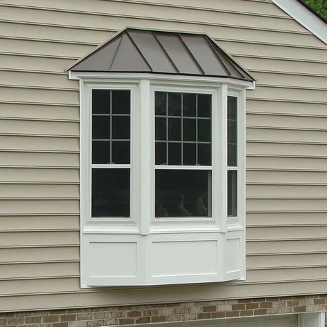 Bay Window Exterior Ideas Curb Appeal, Window Exterior Design, Bay Window Exterior Ideas, Windows Design Ideas, Window Extension, Small Bay Window, Chalet Bungalow, Front Window Design, Bay Window Exterior