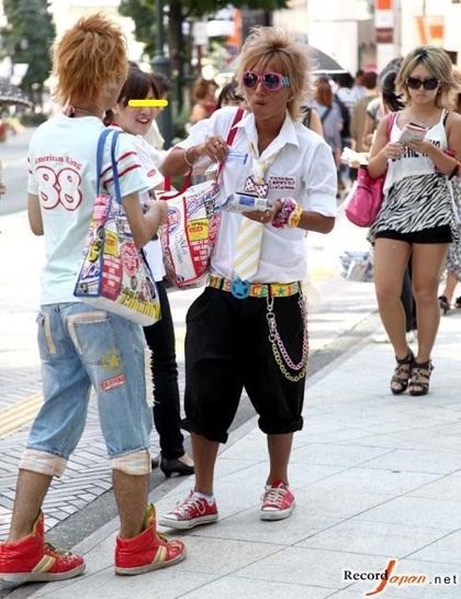 Ganguro Girl, Clothes 2000s, Soft Grunge Hair, Alternative Subcultures, Masc Fashion, Kei Visual, 2000s Style, Gyaru Fashion, J Fashion