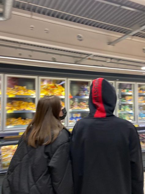 Introvert Couple Aesthetic, Couple Walking Aesthetic, Couple Shopping Mall Aesthetic, Bbg Aesthetic, Supermarket Aesthetic, Indie Couple, Aesthetic Friendship, Friendship Couple, Aesthetic Couples