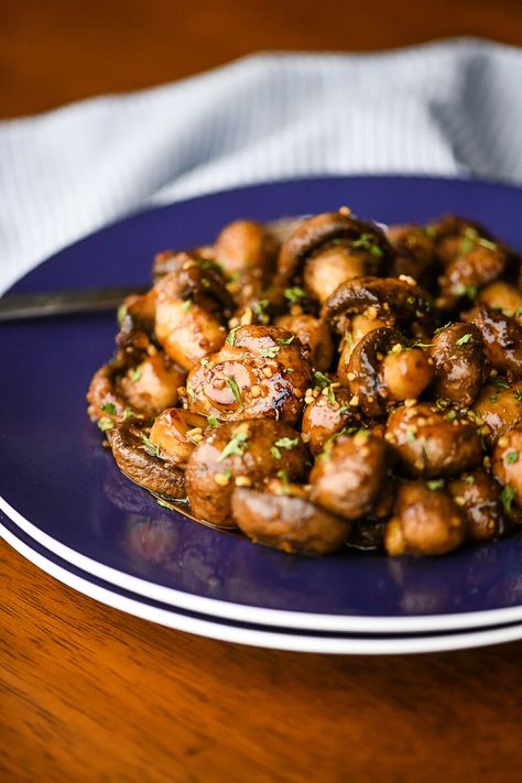 Glazed Mushrooms, Chinese Side Dishes, Korean Food Side Dishes, Eric Jones, Mushroom Side Dishes, Spicy Mushroom, Korean Side Dishes, Marinated Mushrooms, Spicy Korean