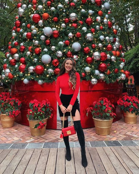 ‘Tis the season…to wear red ❤️ Who is still shopping all the amazing Black Friday deals? My outfit is from @shoppriceless and it’s… Red Christmas Outfit, Hoddies Outfits, Christmas Fashion Outfits, Christmas Poses, Jessica Ricks, Cute Date Outfits, Trendy Christmas Outfits, Cute Christmas Outfits, Red Sweater Dress