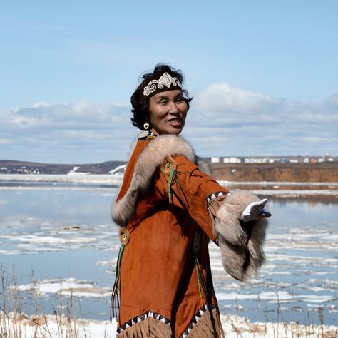 Inuit Clothing, Canadian Clothing, Inuit People, North Asia, Canadian Culture, Canada Fashion, Aboriginal Culture, Folk Dress, Indigenous Americans