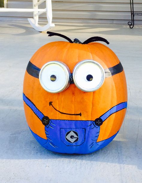 Minion pumpkin #minions #pumpkin #decorate #halloween - no carve pumpkin decorating-- fun idea for kids. Despicable Me pumpkin. Fall. Autumn. Halloween pumpkin. DIY. Painted pumpkins. Craft project. Cartoon characters. Movie. Cute. Pumpkin Painting Ideas Minion, Pumpkin Minions, Minion Pumpkin Carving, Diy Painted Pumpkins, Costumes Homemade, Homemade Minion Costumes, Decorate Halloween, Quotes Outdoors, Minion Pumpkin