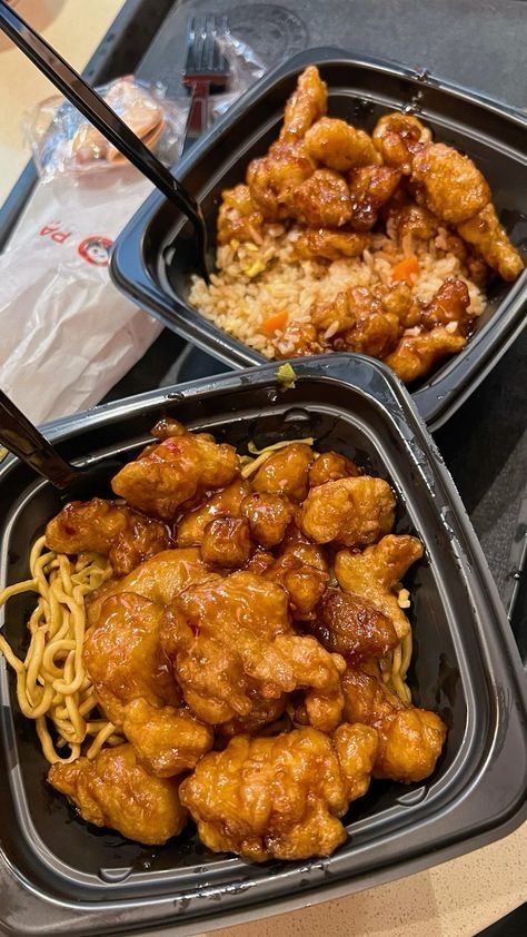 Dinner Foods Aesthetic, Fast Food Places To Eat, Chinese Noodles Aesthetic, Aesthetic Chinese Food, Panda Express Aesthetic, Aesthetic Takeout, Chinese Takeout Aesthetic, Chicken Aesthetic Food, Cute Dinner Ideas