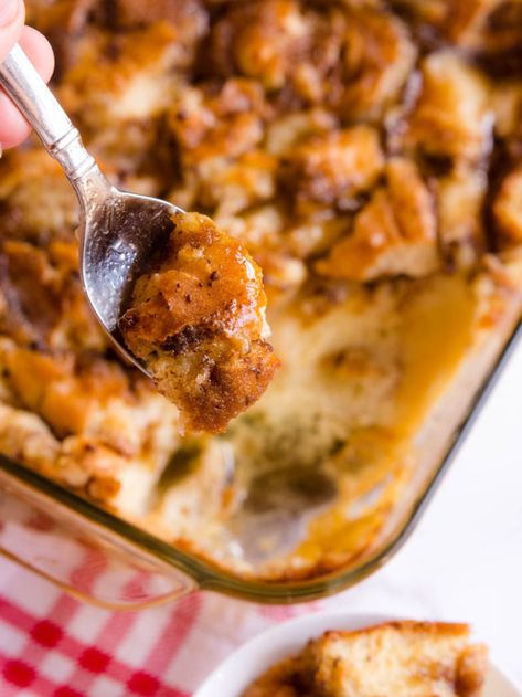 Bread Pudding Recipe With Caramel Sauce, Old Fashioned Bread Pudding Recipe, Pickled Pork, Easy Bread Pudding Recipe, Pudding Sauce, Custard Dessert Recipes, Old Fashioned Bread, Best Bread Pudding, Donut Bread Pudding