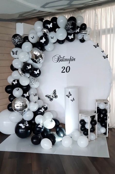 Black And White Gender Reveal Ideas, Black Themed Birthday Party Decorations, June Birthday Party Themes, Home Decor Tips And Tricks, Decor Tips And Tricks, Black And White Balloons, Decoration For Party, 18th Birthday Decorations, 21st Bday Ideas