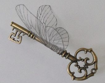 Harry Potter Flying Keys, Key Tattoo, Harry Potter Bedroom, Dragonfly Wings, Harry Potter Room, Largest Butterfly, Butterfly Wings, Shiny Silver, Art Object