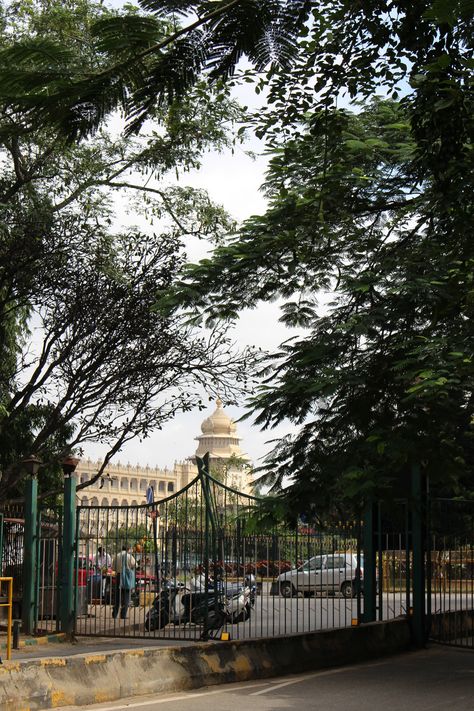 Cubbon Park Bangalore Aesthetic, Cubbon Park Bangalore, Bengaluru City, Cubbon Park, Food Park, Perspective Art, Park Photos, Snapchat Stories, Bangalore