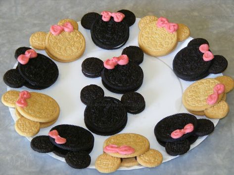 Mouse Cookies, Twodles Birthday, Minnie Mouse Birthday Party Decorations, Mickey Mouse Cookies, Minnie Mouse First Birthday, Minnie Mouse 1st Birthday, Minnie Mouse Baby Shower, Minnie Birthday Party, Minnie Mouse Theme