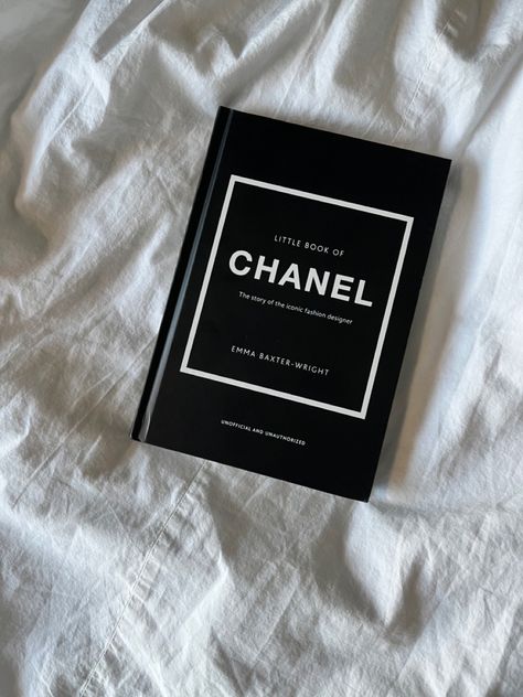 Chanel Coffee Table Book, Fashion Coffee Table Books, Chanel Cardigan, Chanel Book, Patchouli Perfume, Jersey Fashion, Chanel Lover, Mode Chanel, Chanel Collection