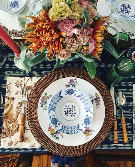 Maura Endres, Thanksgiving Table Inspiration, Paloma Contreras, Fresh Wreath, Natural Wreath, Fall Tablescapes, Table Inspiration, Fall Table, Blue Interior