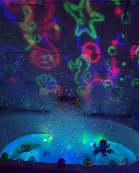 The Little Mermaid themed bath time | This mom takes bath time under the sea 🧜‍♀️🛁 | By Lessons Learned In Life | Facebook Underwater Themed Bathroom, Themed Baths For Kids, Bath Ideas For Kids, Bath Tub Lighting, Sea Bathroom Ideas, Under The Sea Bathroom Ideas, Bathtub Fun, Little Mermaid Bathroom, Under The Sea Bathroom