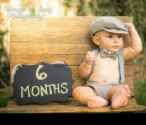 Half Birthday Baby Boy Photoshoot, 6th Month Baby Photoshoot, 6 Month Baby Picture Ideas Boy, 6 Month Pictures, Baby Boy Birthday Outfit, Half Birthday Baby, Birthday Poses, 6 Month Baby Picture Ideas, Boys Birthday Outfits