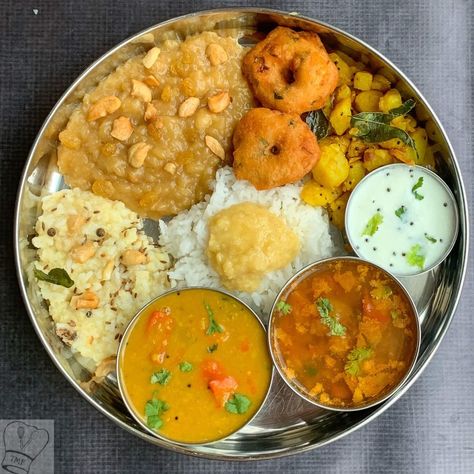 Sakkarai Pongal | Sweet Pongal Pongal Aesthetic, Pongal Dish, Sweet Pongal Recipe, Thai Pongal, Lunch Thali, Pongal Recipe, Mix Vegetable Recipe, Sweet Pongal, Raw Rice