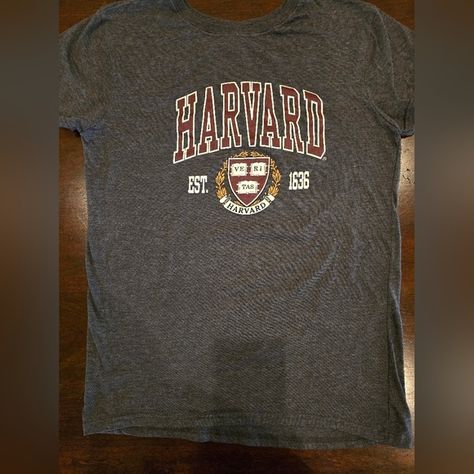 Harvard Tshirt girls XL Harvard Tshirt, Girls Tshirts, Outfit Inspo, Fashion Trends, T Shirt, Fashion Tips, Clothes Design