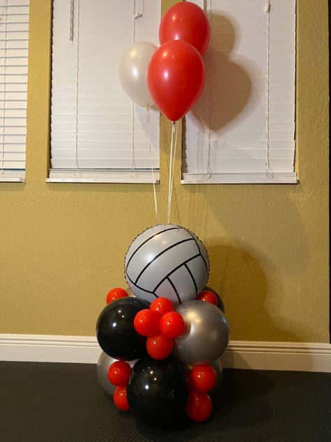 Volleyball Balloon Centerpieces, Volleyball Balloon Decorations, Volleyball Balloon Columns, Volleyball Balloon Arch, Volleyball Centerpieces Ideas, Volleyball Balloons, Volleyball Celebration, Volleyball Banquet Ideas, Volleyball Party Decorations