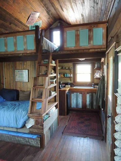 Cabin Interesting Stairs, Rustic Small Cabin, Cabin Restoration, Small Rustic Cabin, Design Case Mici, Small Cabin Ideas, Rustic Tiny House, Casa Hobbit, Small Cabin Plans