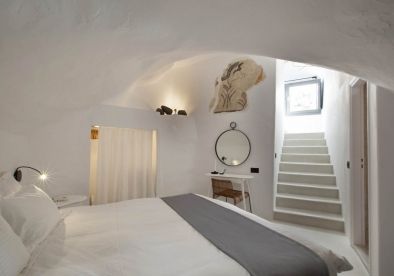 Ikies Guest Houses - Santorini Cellar Bedroom Ideas, Cellar Bedroom, Guest Houses, Farm Barn, Room Ideas Bedroom, Guest House, Santorini, Guest Room, Bedroom Ideas