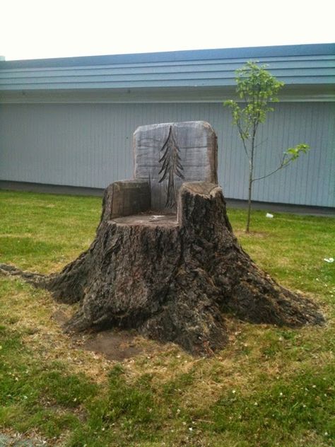 Old Tree Stump Ideas, Tree Stump Ideas, Tree Stump Decor, Stump Ideas, Tree Stump Planter, Trees For Front Yard, Tree Stump Table, Upcycle Garden, Backyard Furniture