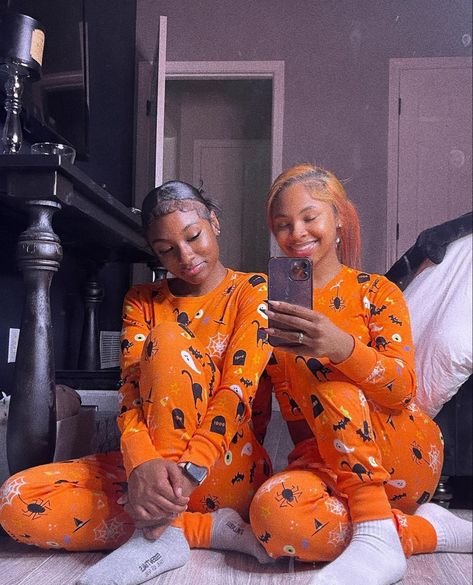 Halloween Pajamas Matching, Halloween Bestie Activities, Halloween Pajamas Friends, Matching Halloween Pajamas Best Friends, Matching Halloween Pajamas Friends, Matching Pajamas For Best Friends, Halloween Matching Pajamas, Matching Pjs For Best Friends, Matching Pjs Halloween