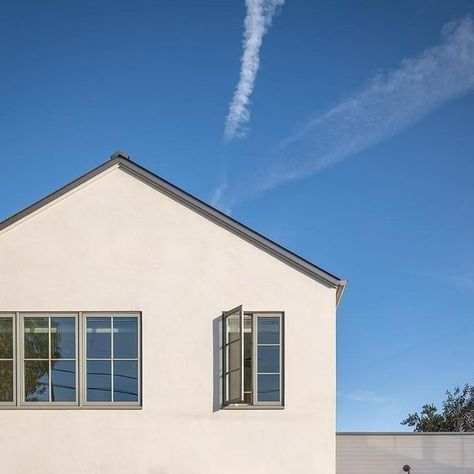 Katie LeClercq on Instagram: "The charming front facade of our custom Manhattan Beach House project, now seen on the pages of @ruemagazine . Happy weekend all! ☀️ - 📷 @aaronleitz - #katieleclercq #studioleclercq #katieleclercqdesignstudio #customhome #customdesign #interiordesign #residentialdesign #manhattanbeach #manhattanbeachhouse #scandinaviandesign" Katie Leclercq, Architecture Garden, Front Facade, Manhattan Beach, Residential Design, Coastal Living, Happy Weekend, Scandinavian Design, Custom Homes