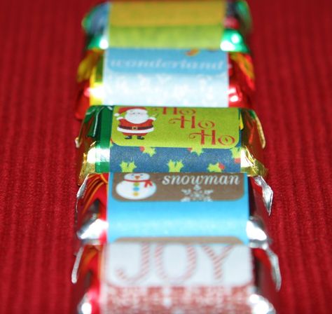 candy bar printable Neighborhood Gift Ideas, Christmas Wrapper, Christmas Candy Bar, Candy Bar Wrapper Template, Diy Christmas Candy, Chocolate Bar Wrapping, Christmas Candy Bag, Christmas Gifts To Make, Candy Bar Labels