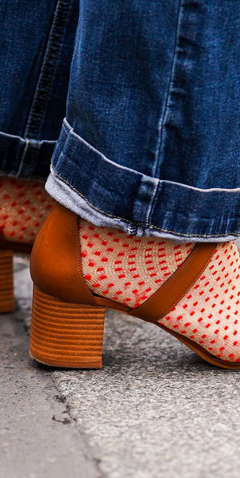 It's the best way to show off your cool socks! How To Cuff Flare Jeans, Cuff Straight Leg Jeans, Cuff Loose Jeans, Cuffing Wide Leg Jeans, How To Cuff Long Jeans, How To Cuff Jeans, Can You Cuff Straight Leg Jeans, How To Cuff Straight Leg Jeans, Cuff Jeans