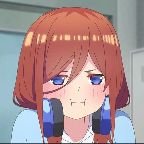 Miku Nakano Christmas, Nakano Miku Icon, Nakano Miku, Miku Nakano, Quintessential Quintuplets, Anime Expressions, 5 Anime, Dark Art Illustrations, Cartoon Profile Pics